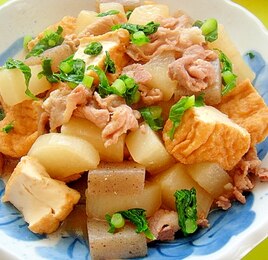 大根と厚揚げ豚肉こんにゃくの味噌煮